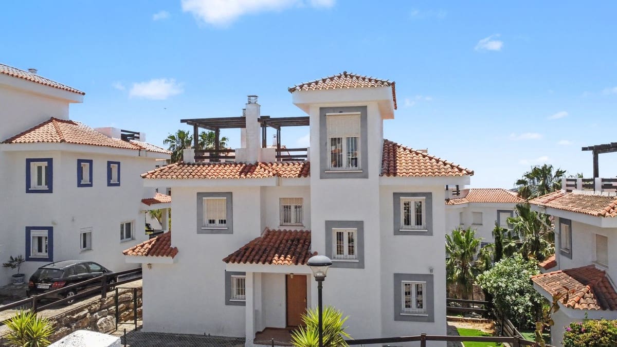 6 sovrum Villa till salu i Manilva med pool - 550 000 € (Ref: 9861999)