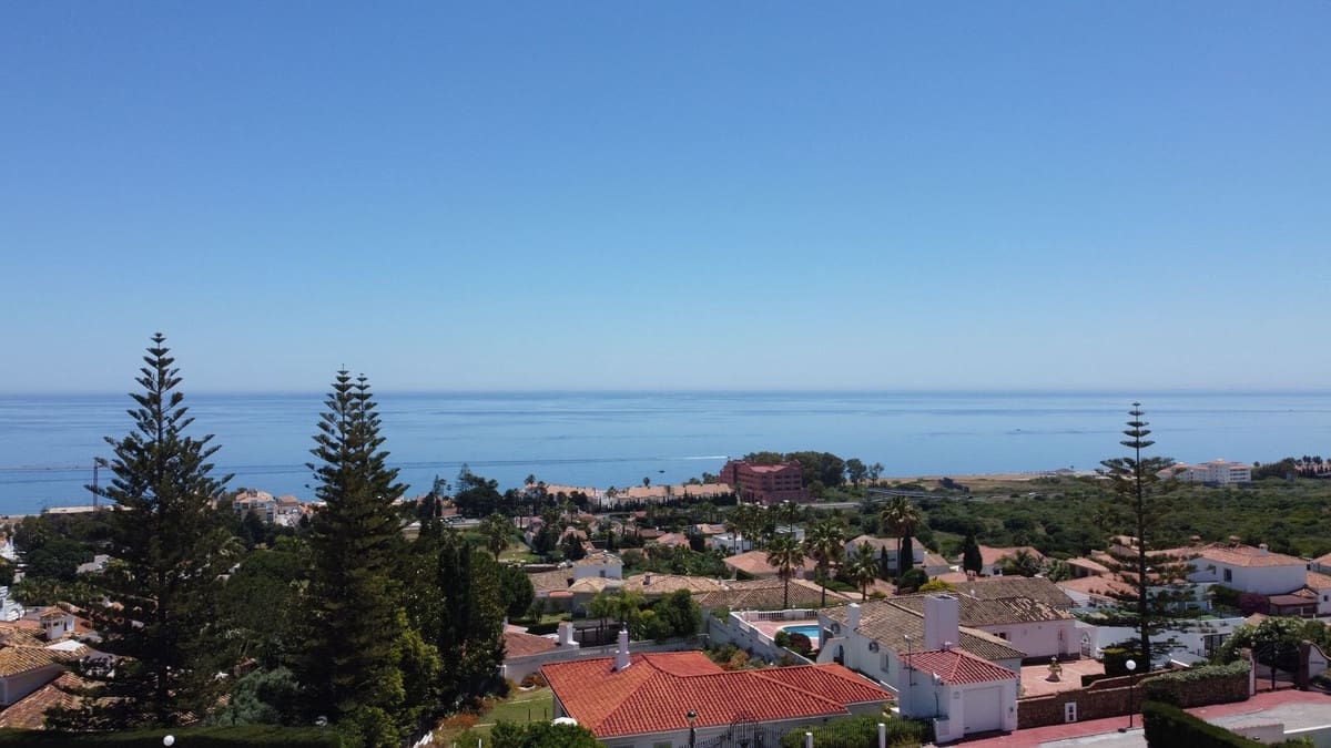 6 sovrum Villa till salu i Manilva med pool - 550 000 € (Ref: 9861999)