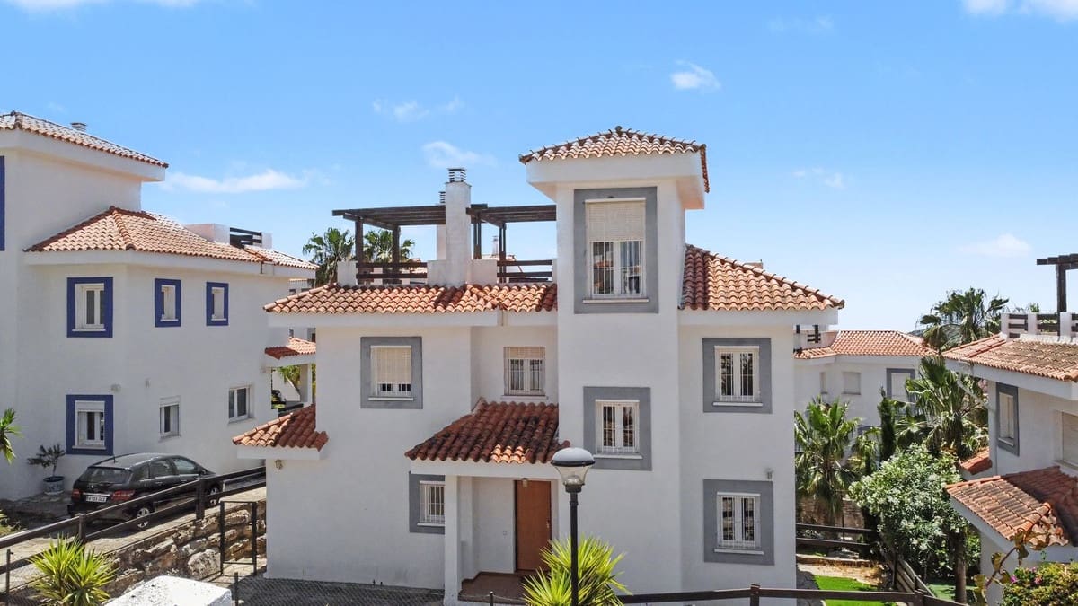 6 sovrum Villa till salu i Manilva med pool - 550 000 € (Ref: 9861999)