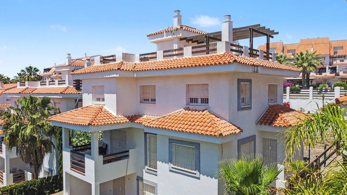 6 sovrum Villa till salu i Manilva med pool - 550 000 € (Ref: 9861999)