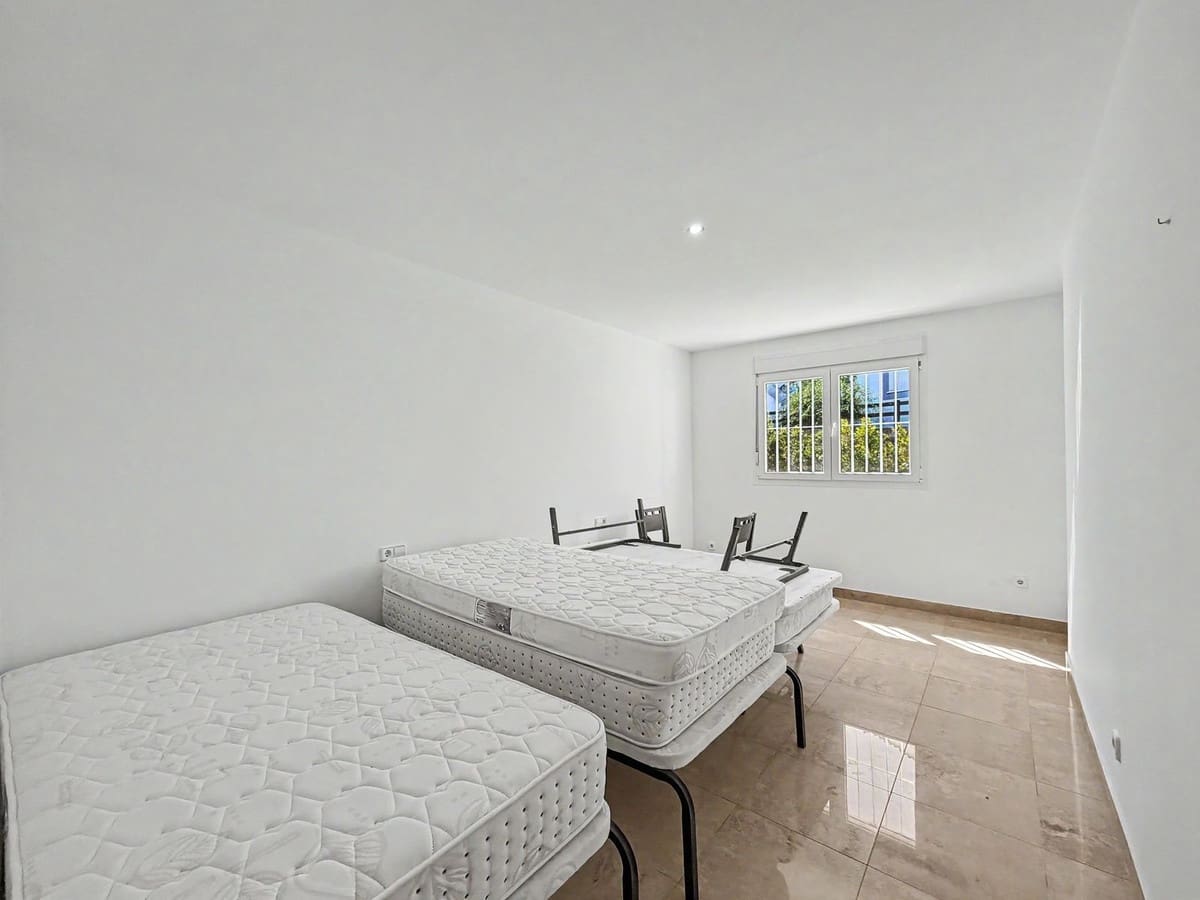 6 sovrum Villa till salu i Manilva med pool - 550 000 € (Ref: 9861999)