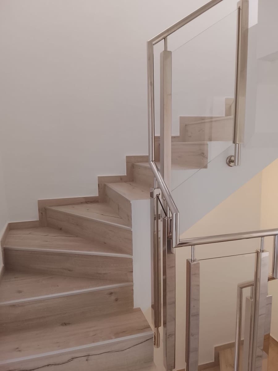3 sovrum Semi-fristående Villa till salu i Benahavis med pool - 676 000 € (Ref: 9862004)