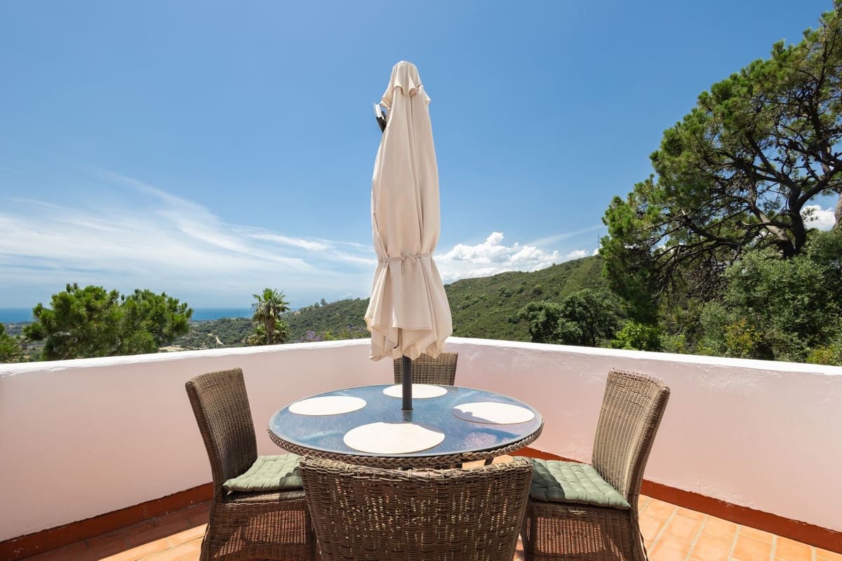 3 soverom Villa til salgs i Estepona med svømmebasseng garasje - € 850 000 (Ref: 9862005)