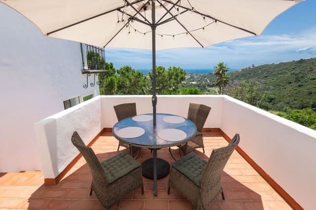 3 soverom Villa til salgs i Centro, Estepona med svømmebasseng garasje - € 850 000 (Ref: 9862005)