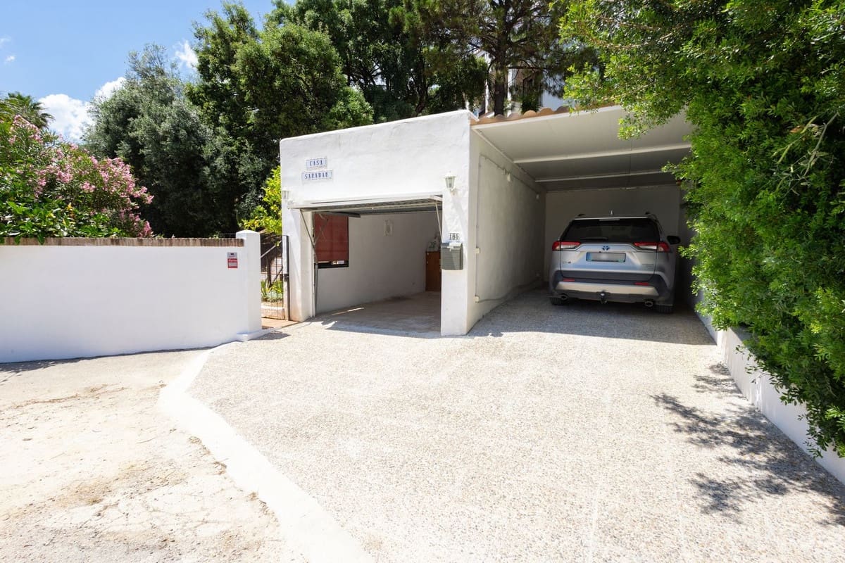 3 soverom Villa til salgs i Estepona med svømmebasseng garasje - € 850 000 (Ref: 9862005)