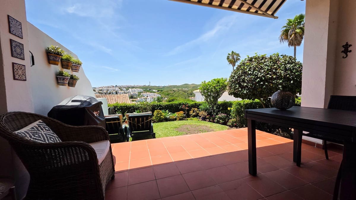 3 sovrum Hus till salu i La Duquesa / Puerto de la Duquesa med pool - 485 000 € (Ref: 9865346)