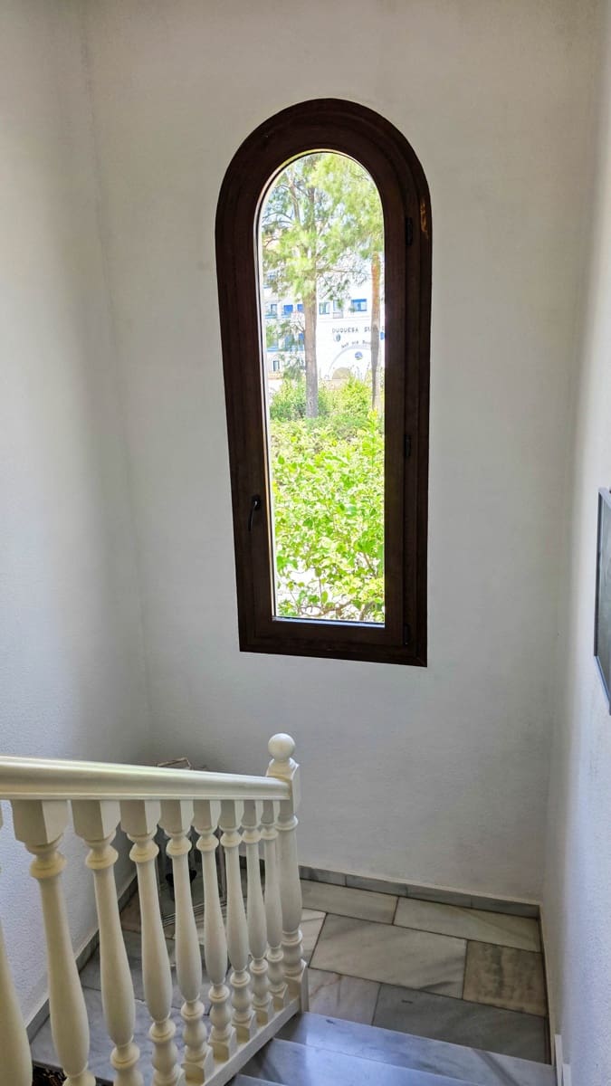 3 sovrum Hus till salu i La Duquesa / Puerto de la Duquesa med pool - 485 000 € (Ref: 9865346)