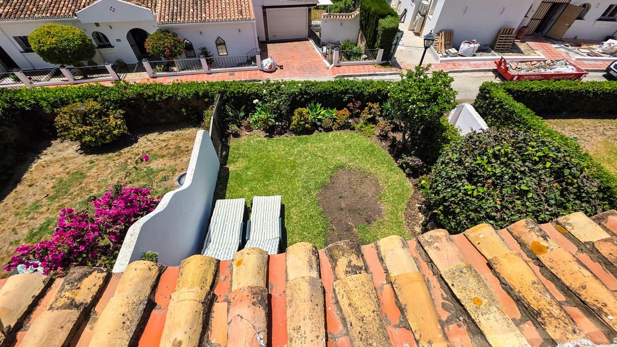 3 sovrum Hus till salu i La Duquesa / Puerto de la Duquesa med pool - 485 000 € (Ref: 9865346)