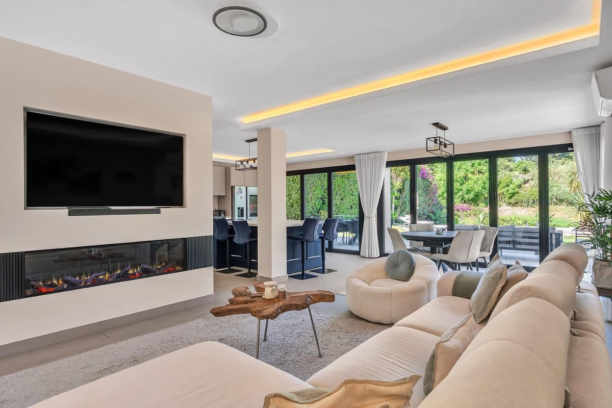 4 bedroom Villa for sale in Guadalmina with pool - € 2,200,000 (Ref: 9865347)