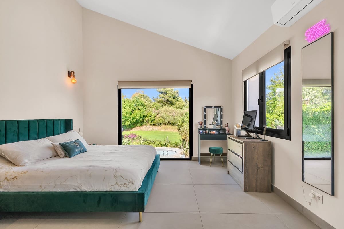 4 bedroom Villa for sale in Guadalmina with pool - € 2,200,000 (Ref: 9865347)