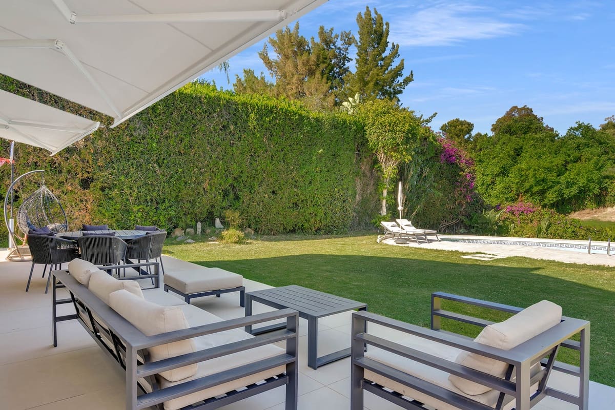 4 bedroom Villa for sale in Guadalmina with pool - € 2,200,000 (Ref: 9865347)