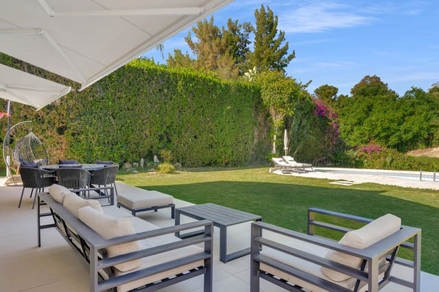 4 bedroom Villa for sale in Guadalmina Alta, Marbella with pool - € 2,200,000 (Ref: 9865347)