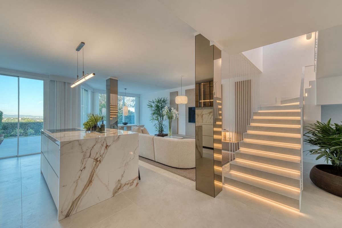 4 soveværelse Byhus til salg i La Quinta - € 1.695.000 (Ref: 9865348)