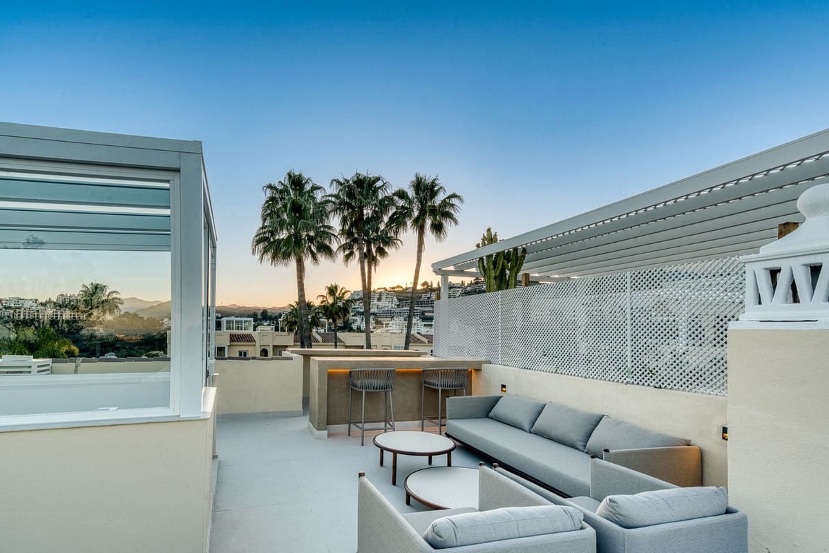 4 soveværelse Byhus til salg i La Quinta - € 1.695.000 (Ref: 9865348)