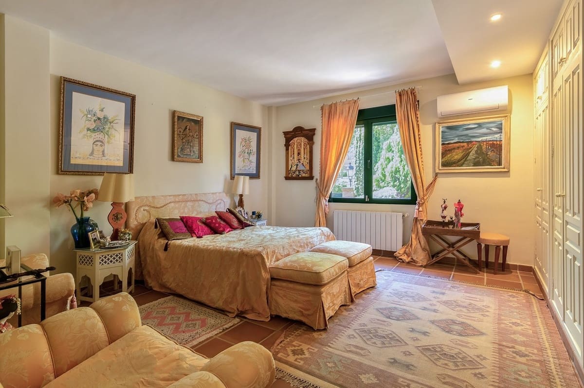 5 chambre Villa/Maison à vendre à Sotogrande avec piscine garage - 1 550 000 € (Ref: 9865351)