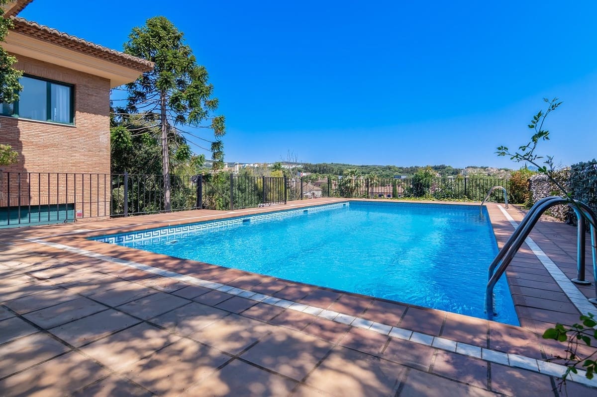 5 chambre Villa/Maison à vendre à Sotogrande avec piscine garage - 1 550 000 € (Ref: 9865351)