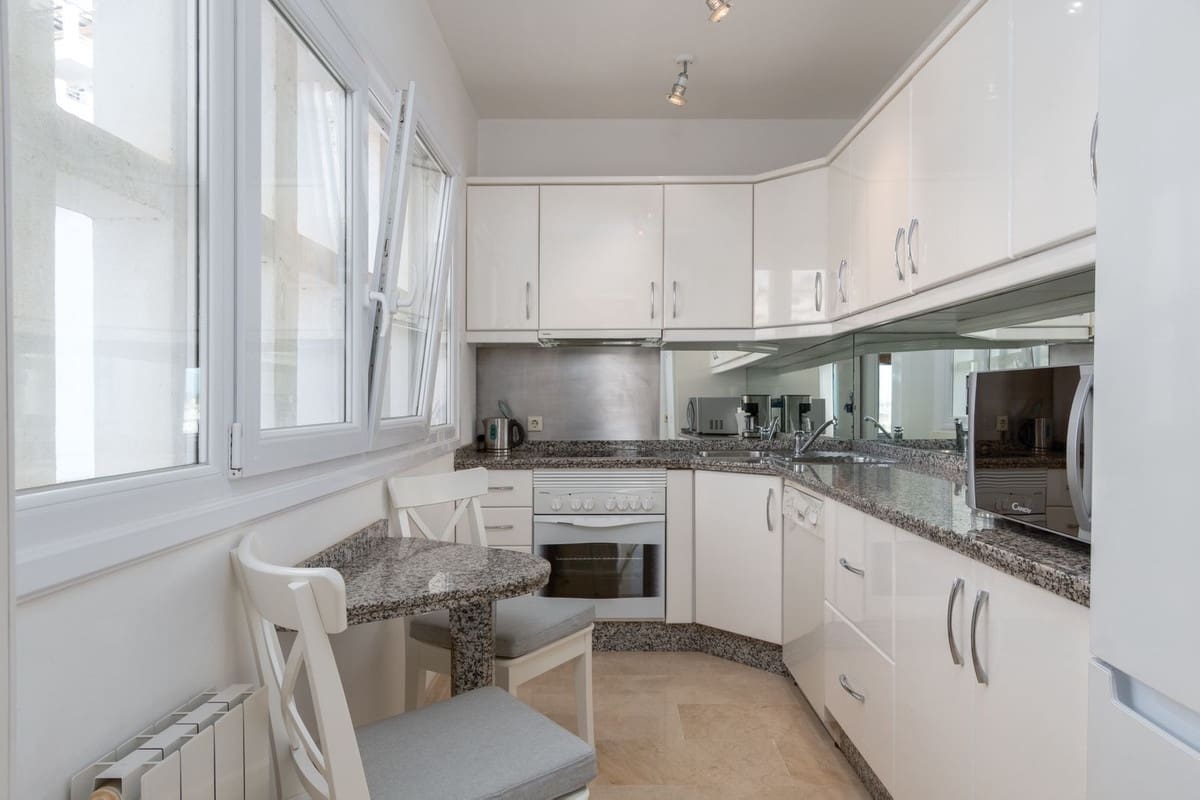 5 soverom Villa til salgs i Riviera del Sol med svømmebasseng garasje - € 1 650 000 (Ref: 9867112)