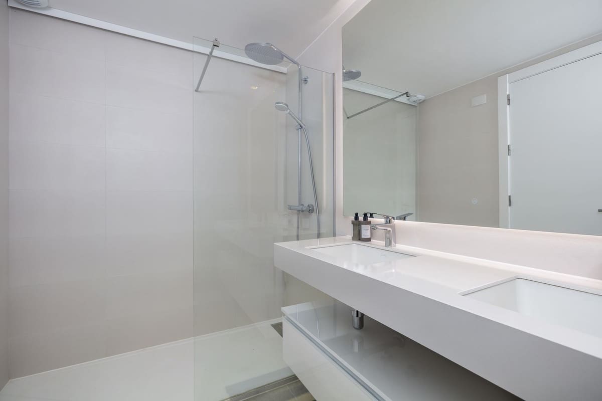 4 slaapkamer Huis te koop in Estepona met zwembad - € 1.395.000 (Ref: 9867113)