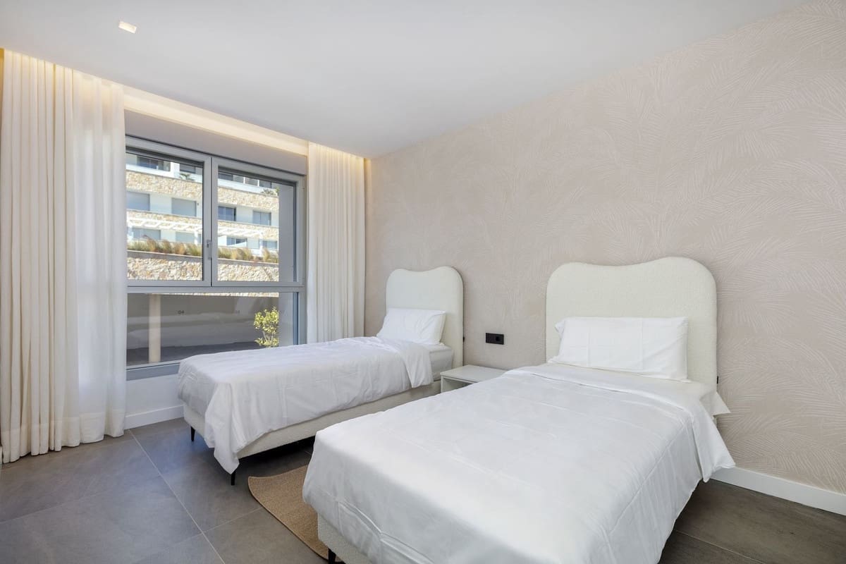 4 slaapkamer Huis te koop in Estepona met zwembad - € 1.395.000 (Ref: 9867113)