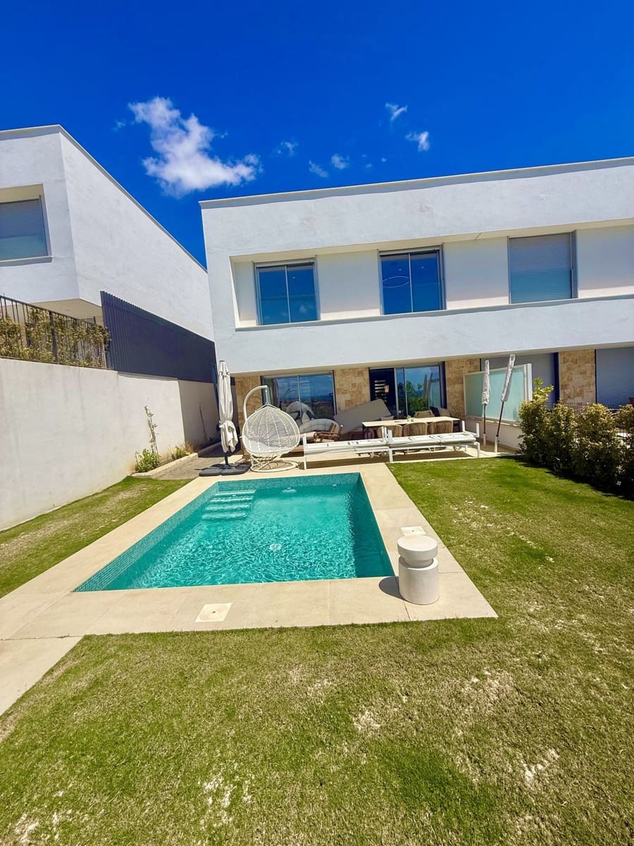 4 slaapkamer Huis te koop in Estepona met zwembad - € 1.395.000 (Ref: 9867113)
