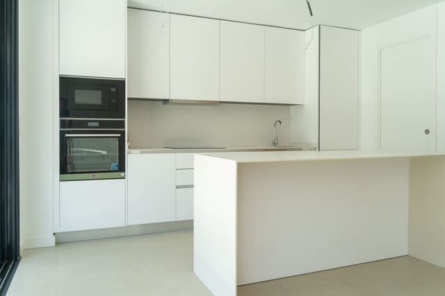 Pareado de 3 habitaciones en Atalaya-Isdabe, Estepona en venta con piscina - 795.000 € (Ref: 9870249)