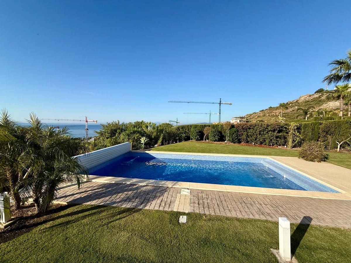 4 bedroom Villa for sale in Manilva with pool - € 1,099,000 (Ref: 9870250)