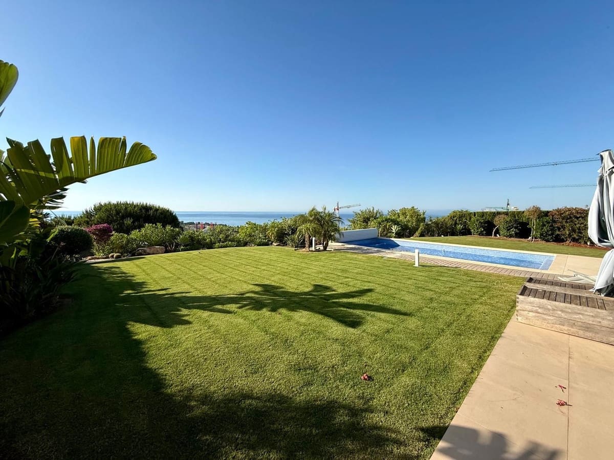 4 bedroom Villa for sale in Manilva with pool - € 1,099,000 (Ref: 9870250)