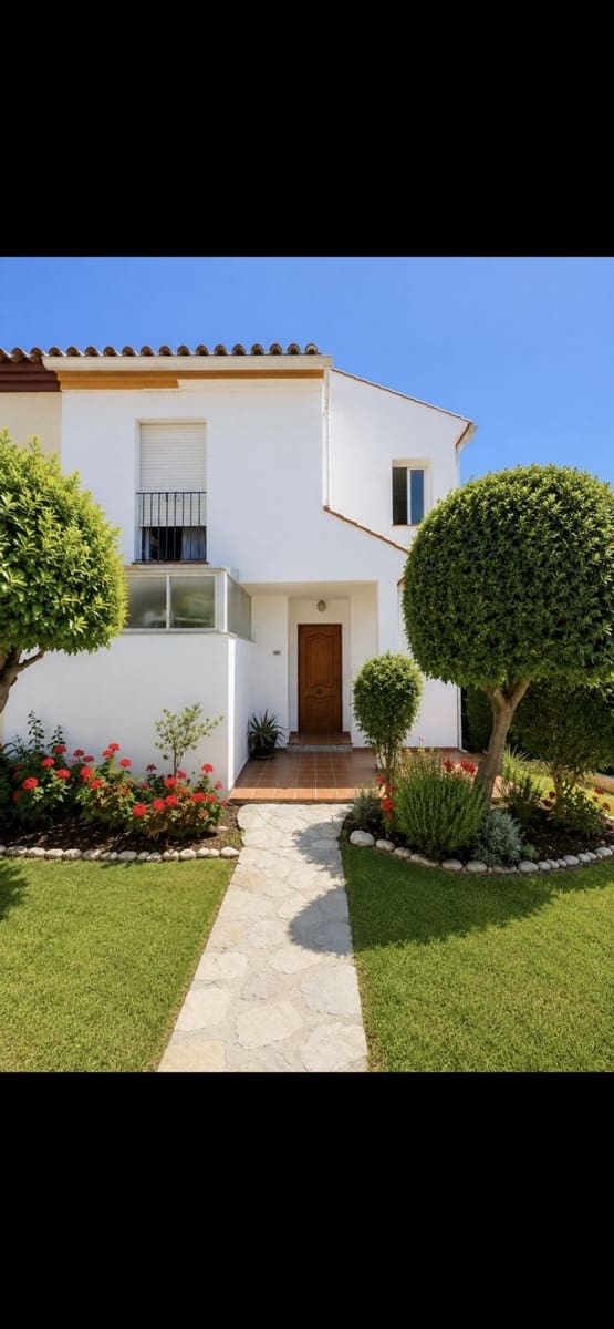 4 sypialnia Dom blizniak na sprzedaż w New Golden Mile - 585 000 € (Ref: 9870251)