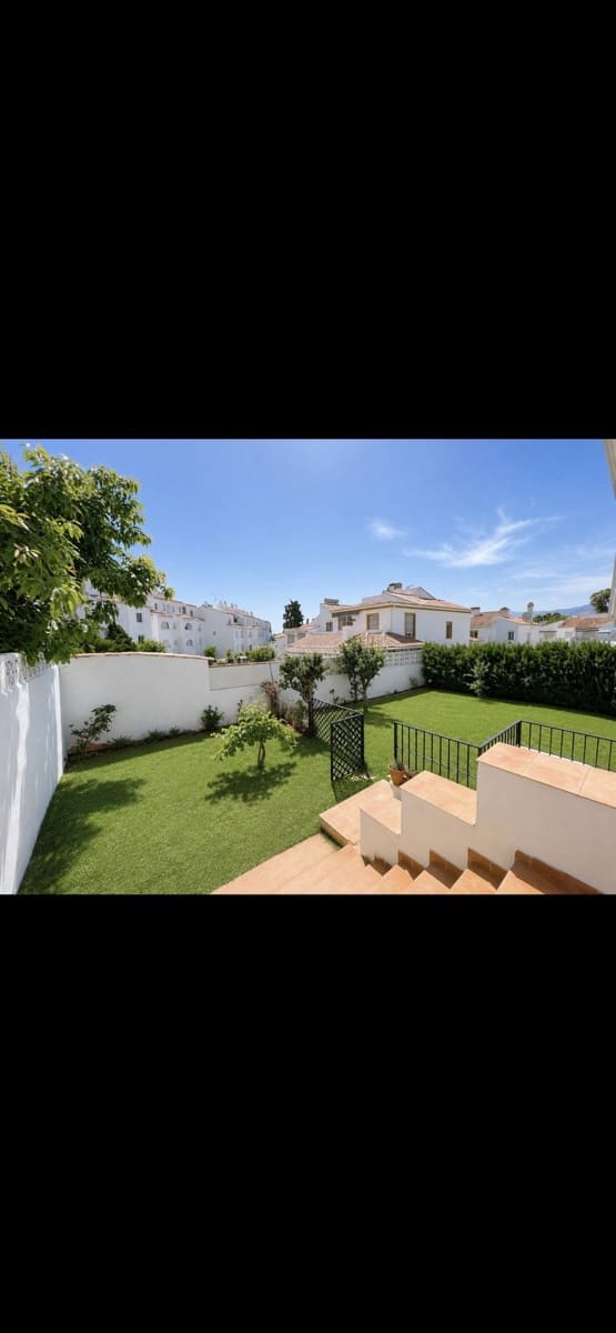 4 sypialnia Dom blizniak na sprzedaż w New Golden Mile - 585 000 € (Ref: 9870251)