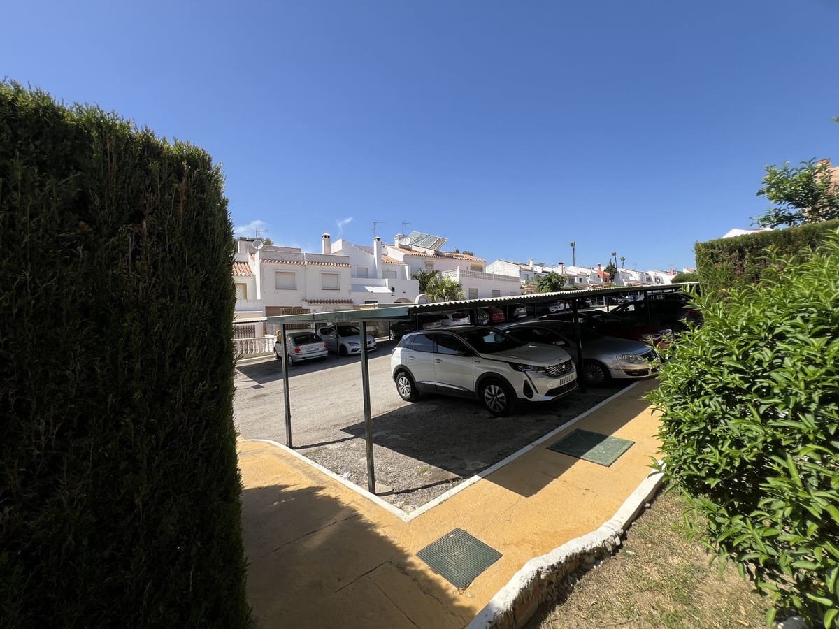 4 sypialnia Dom blizniak na sprzedaż w New Golden Mile - 585 000 € (Ref: 9870251)
