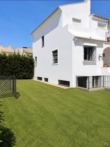 4 bedroom Semi-detached Villa for sale in Nueva Atalaya, Estepona - € 585,000 (Ref: 9870251)