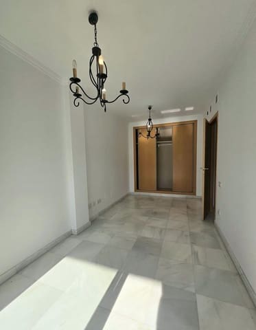 4 sypialnia Dom blizniak na sprzedaż w Benalmadena Costa, Benalmádena z garażem - 440 000 € (Ref: 9870252)