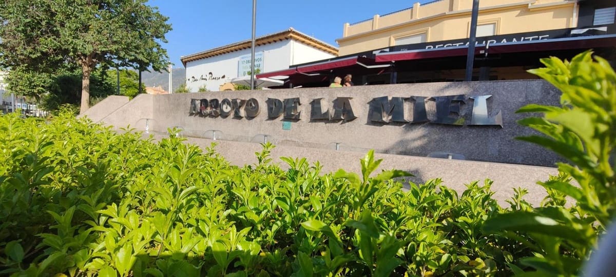 4 sypialnia Dom blizniak na sprzedaż w Benalmadena Costa z garażem - 440 000 € (Ref: 9870252)