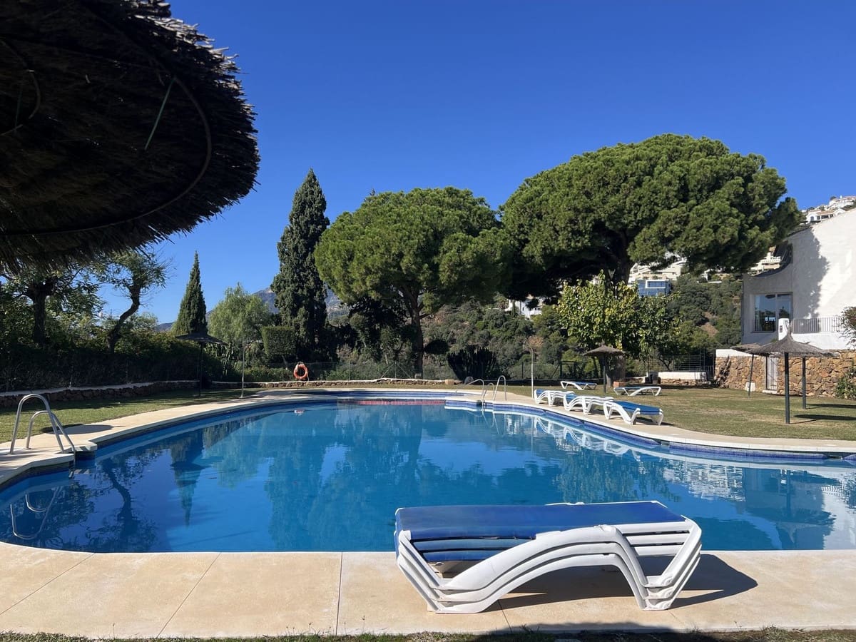 4 bedroom Semi-detached Villa for sale in Los Monteros with pool - € 720,000 (Ref: 9873204)