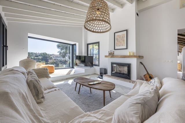 3 soverom Villa til salgs i San Pedro de Alcántara Pueblo, Marbella med svømmebasseng - € 1 650 000 (Ref: 9876007)