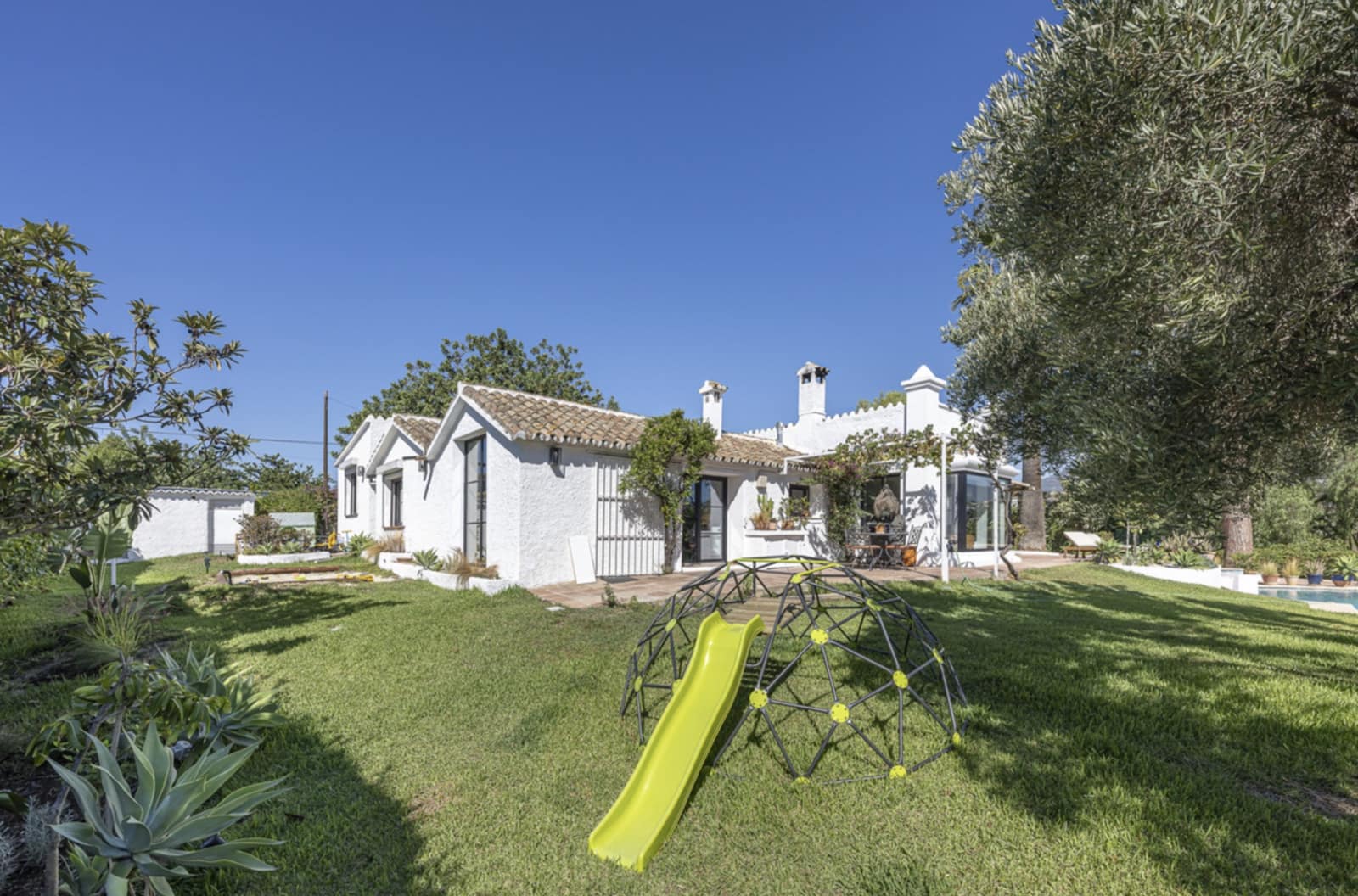 3 soverom Villa til salgs i San Pedro de Alcantara med svømmebasseng - € 1 650 000 (Ref: 9876007)