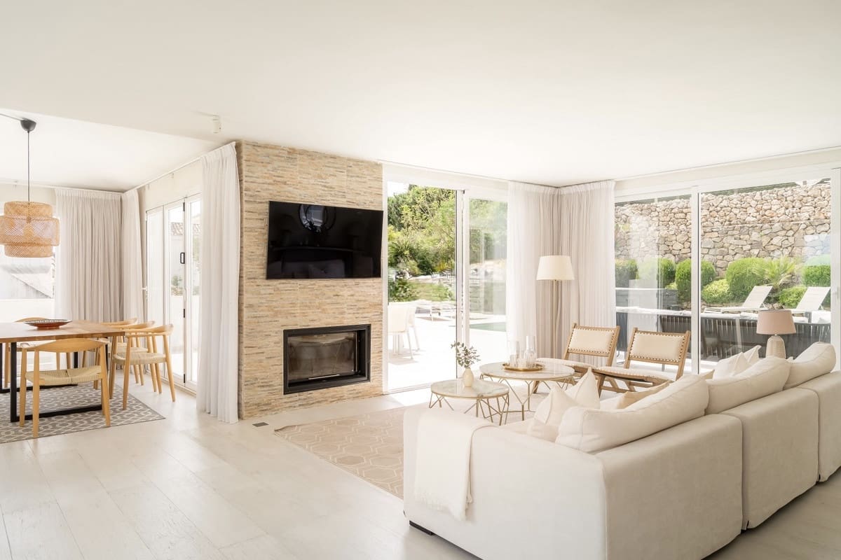 5 soverom Villa til salgs i Nueva Andalucia med svømmebasseng - € 2 595 000 (Ref: 9876011)