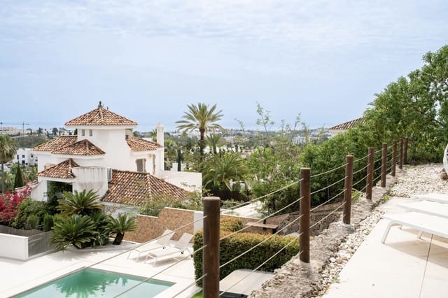 5 soverom Villa til salgs i La Dama de Noche - La Alzambra, Marbella med svømmebasseng - € 2 595 000 (Ref: 9876011)