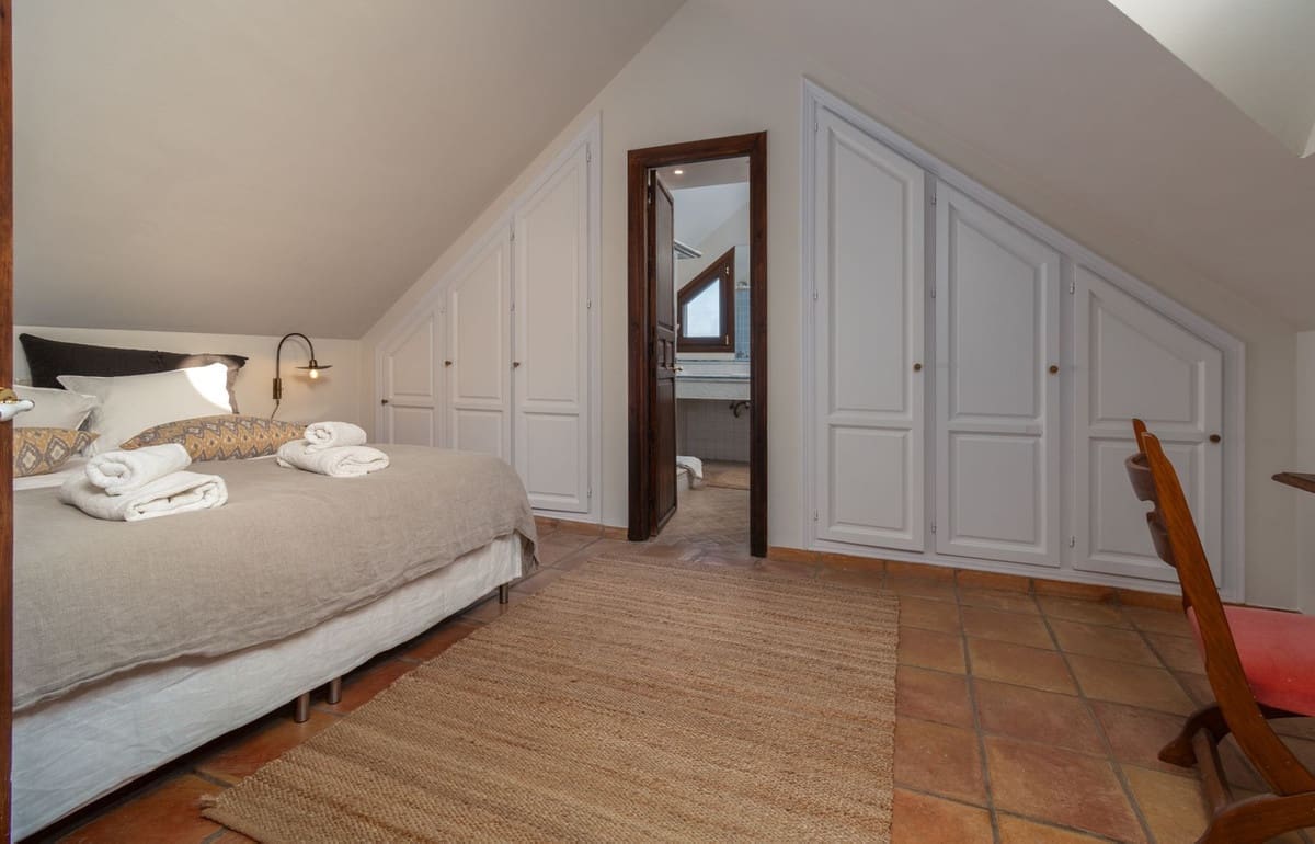 5 bedroom Villa for sale in San Pedro de Alcantara with pool - € 2,975,000 (Ref: 9876013)