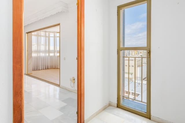 3 Zimmer Apartment zu verkaufen in Centro ciudad, Fuengirola - 460.000 € (Ref: 9876015)