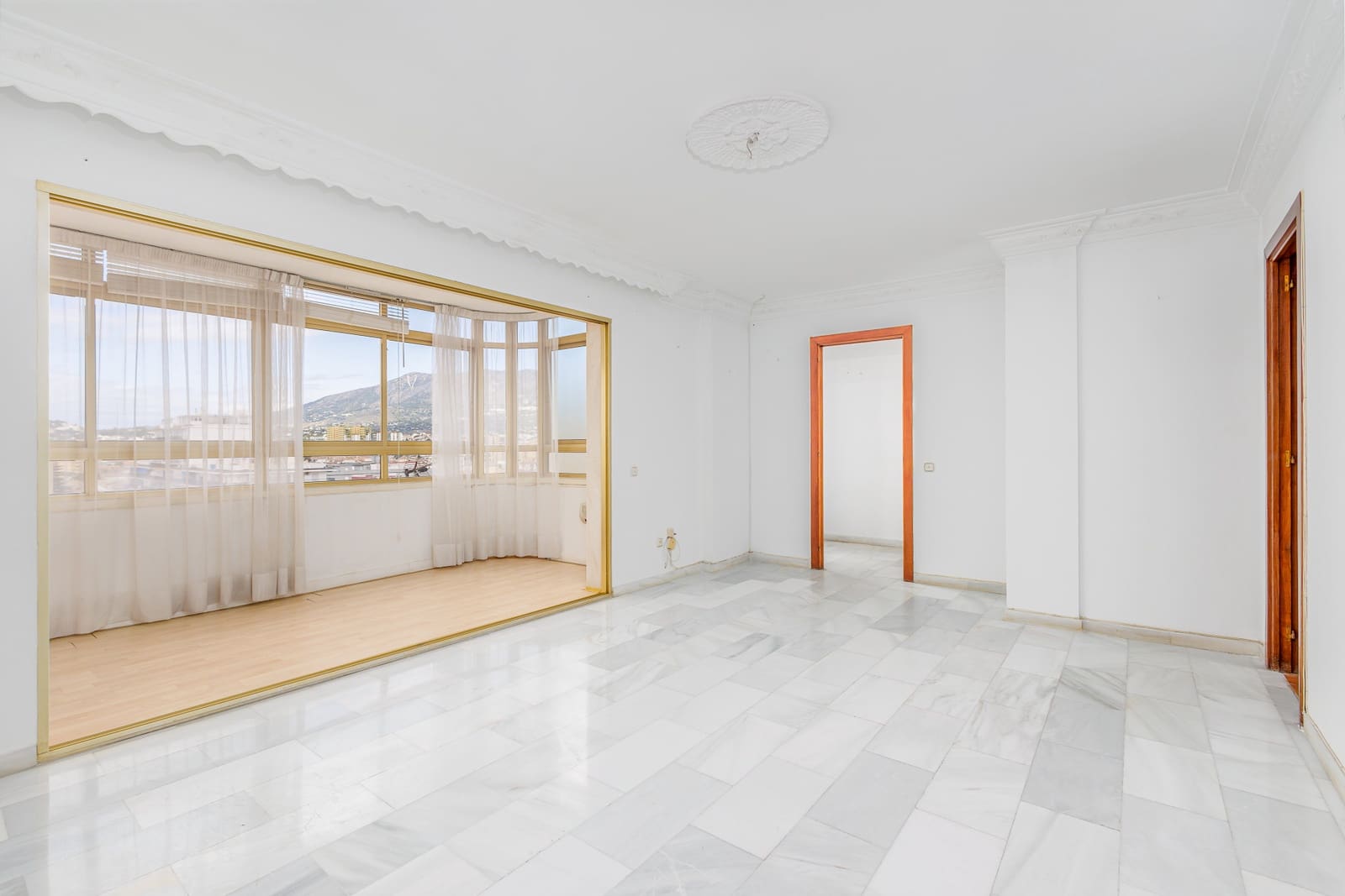 3 Zimmer Apartment zu verkaufen in Fuengirola - 460.000 € (Ref: 9876015)