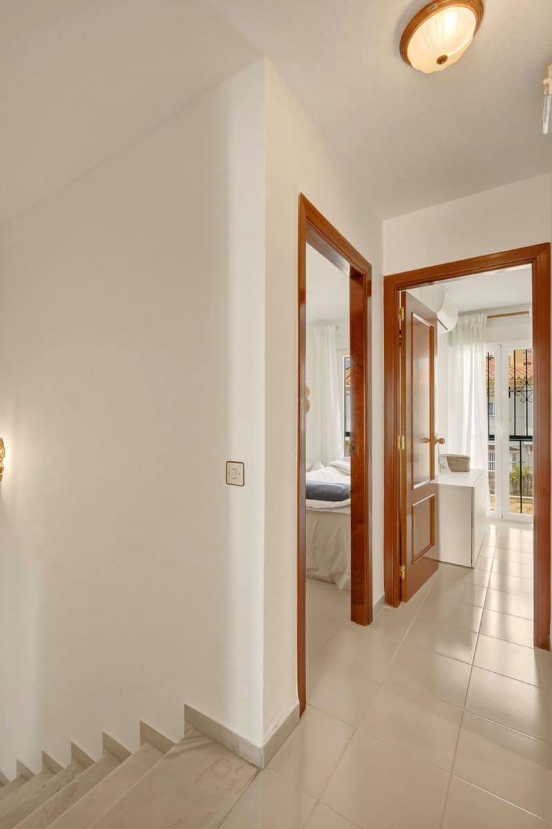 5 bedroom Townhouse for sale in Torremolinos with pool - € 525,000 (Ref: 9876018)