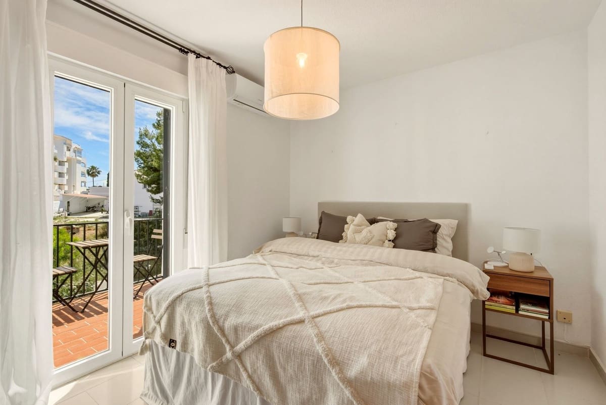 5 bedroom Townhouse for sale in Torremolinos with pool - € 525,000 (Ref: 9876018)