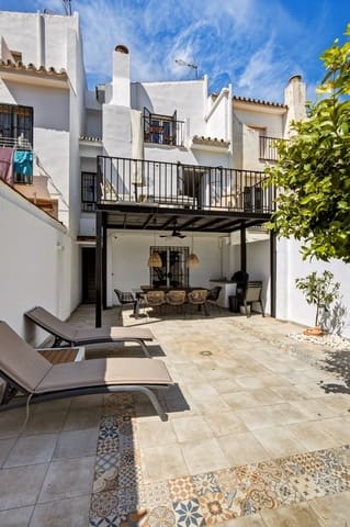 5 slaapkamer Huis te koop in Torremolinos met zwembad - € 525.000 (Ref: 9876018)