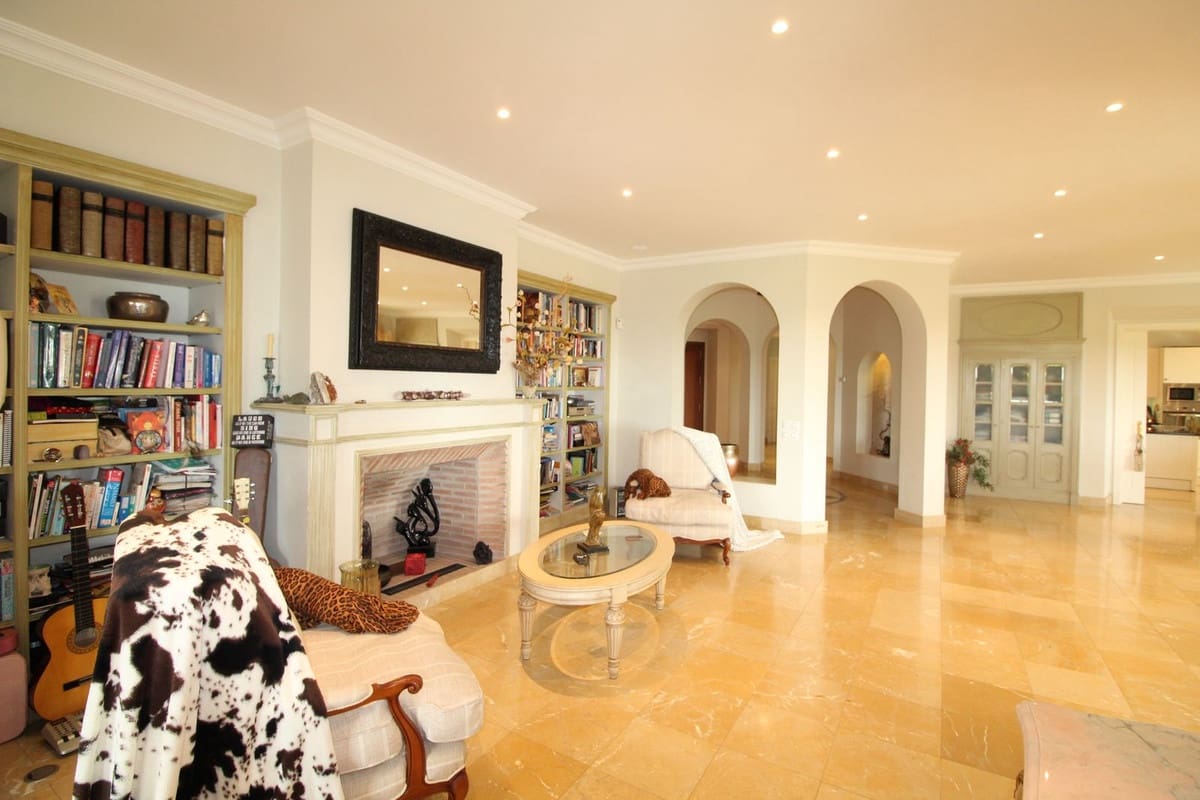 4 sypialnia Willa na sprzedaż w Sotogrande z basenem garażem - 1 895 000 € (Ref: 9876020)