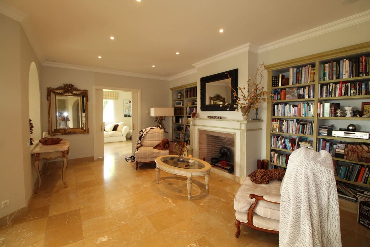 4 sypialnia Willa na sprzedaż w Sotogrande z basenem garażem - 1 895 000 € (Ref: 9876020)