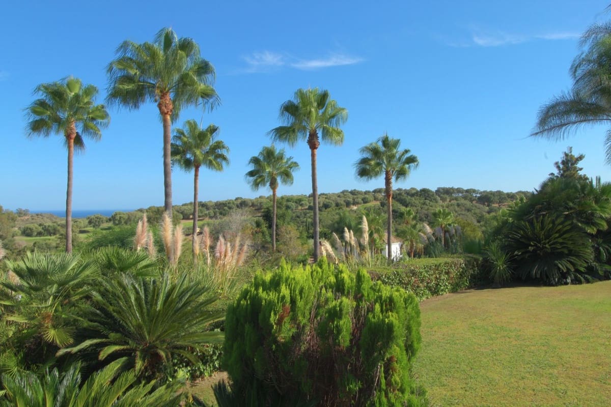 4 sypialnia Willa na sprzedaż w Sotogrande z basenem garażem - 1 895 000 € (Ref: 9876020)