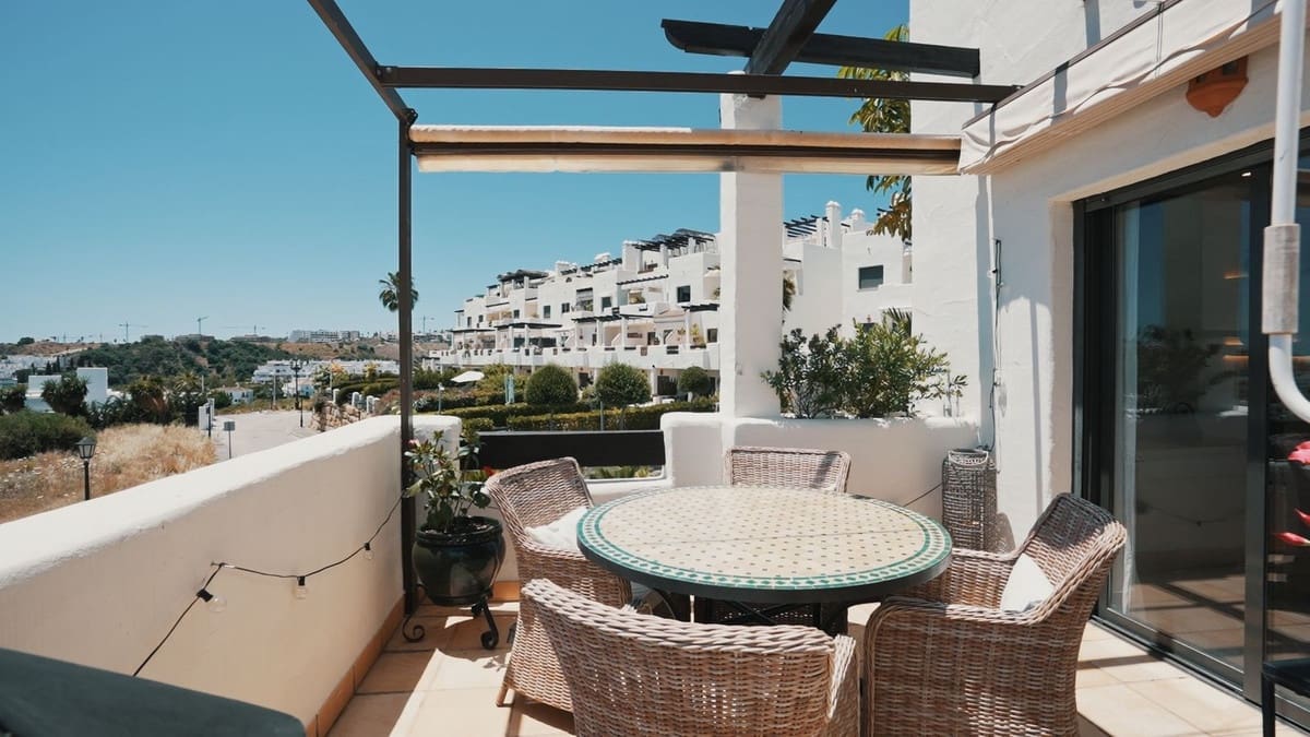 3 sovrum Hus till salu i Estepona med pool garage - 695 000 € (Ref: 9876025)