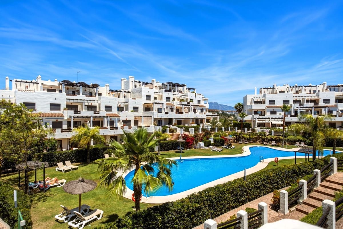 3 sovrum Hus till salu i Estepona med pool garage - 695 000 € (Ref: 9876025)