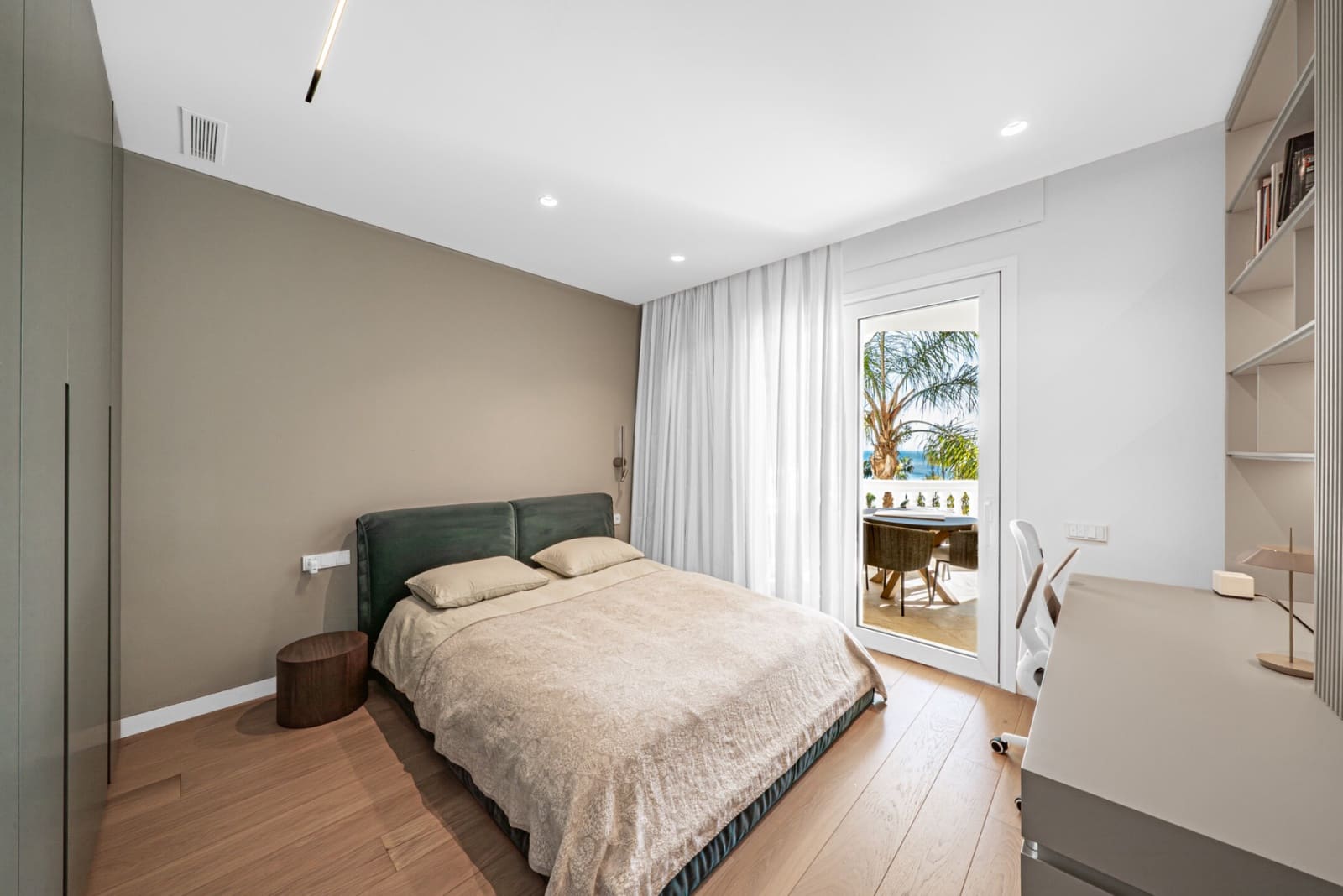 3 Zimmer Apartment zu verkaufen in Estepona mit Pool Garage - 4.750.000 € (Ref: 9878983)